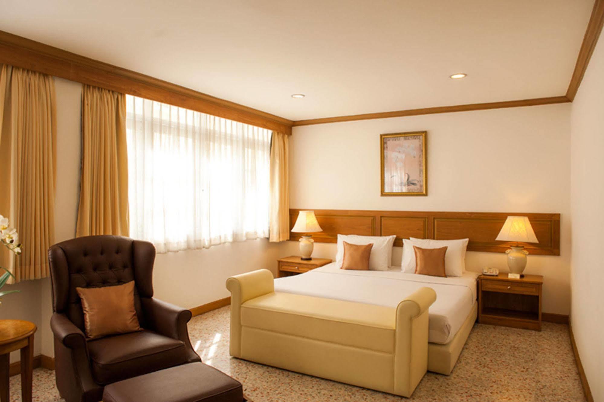 Lido Beach Hotel Pattaya Esterno foto