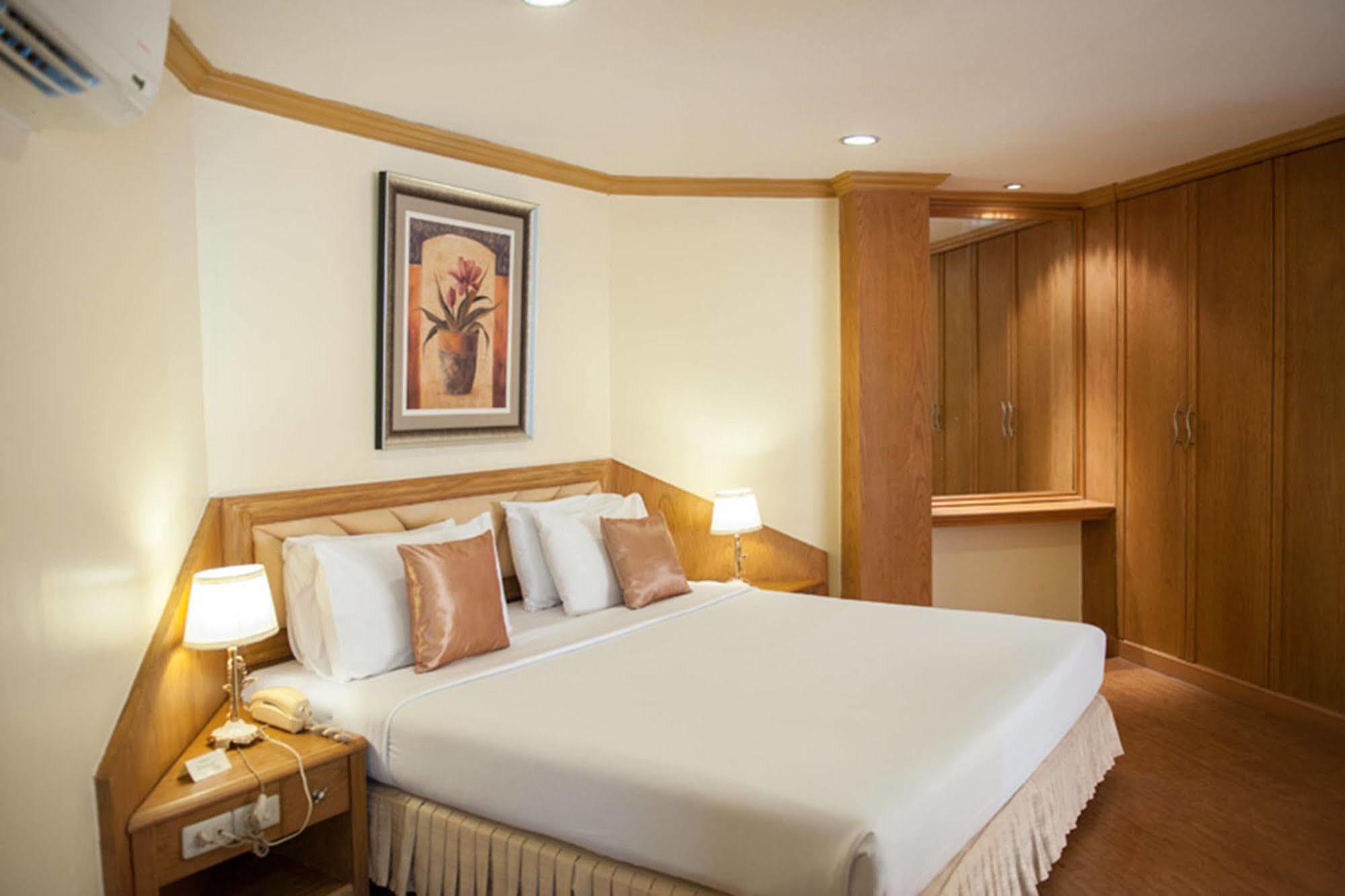 Lido Beach Hotel Pattaya Esterno foto