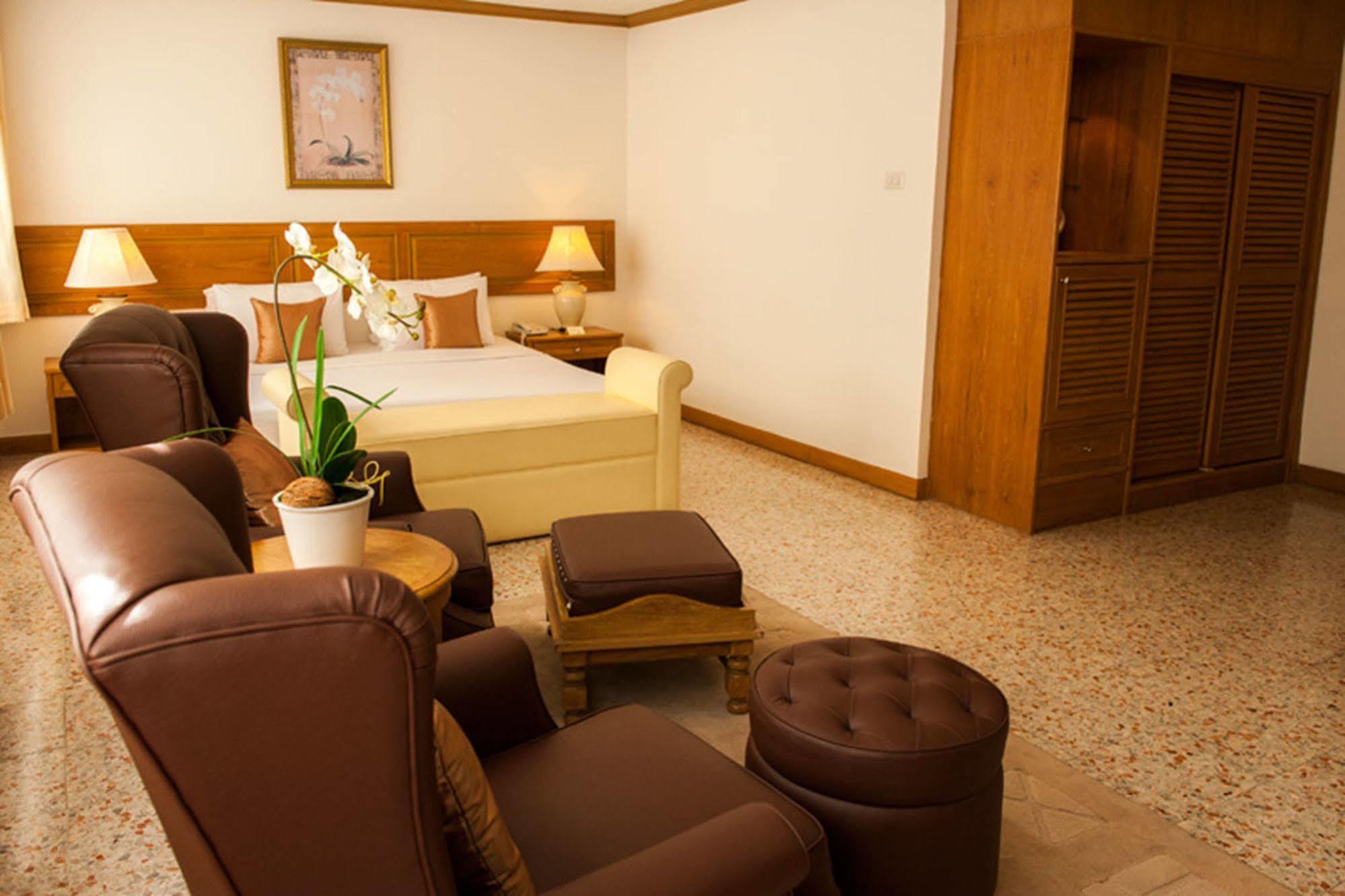 Lido Beach Hotel Pattaya Esterno foto