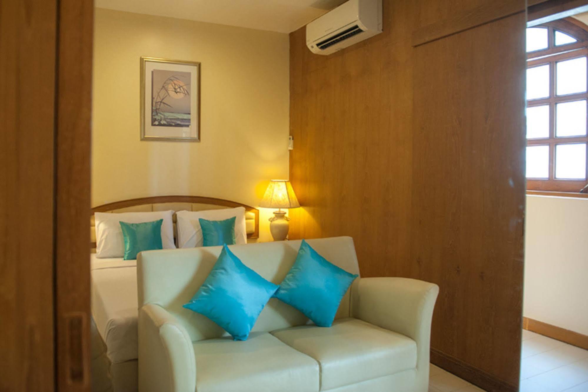 Lido Beach Hotel Pattaya Esterno foto